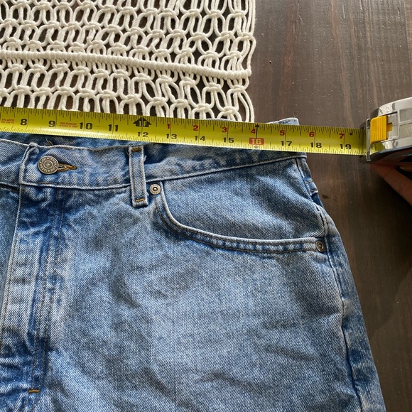 Vintage Lee high rise cut off mom jean shorts - Picture 3 of 6